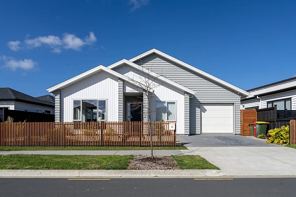 34 Tipu Crescent, Milldale, Rodney