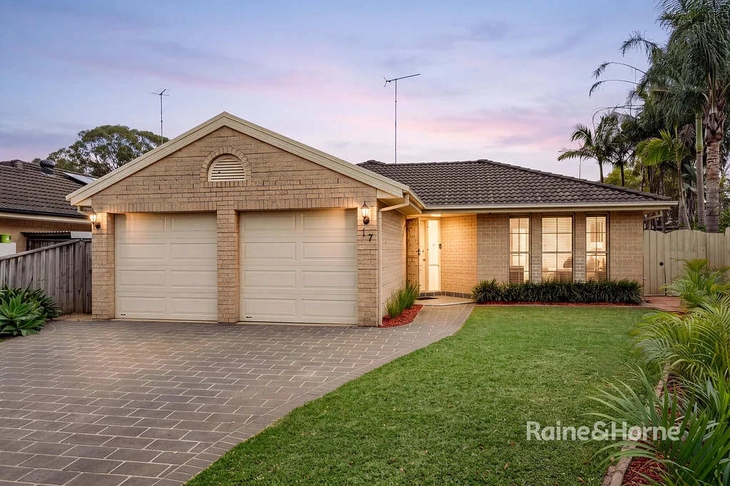 Kellyville 5Kwarto Peaceful Cul-de-Sac Living with Walk-to-Metro Convenience