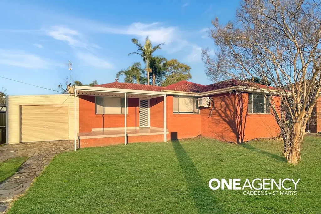 FRESHLY RENOVATED & READY TO MOVE IN!!!
