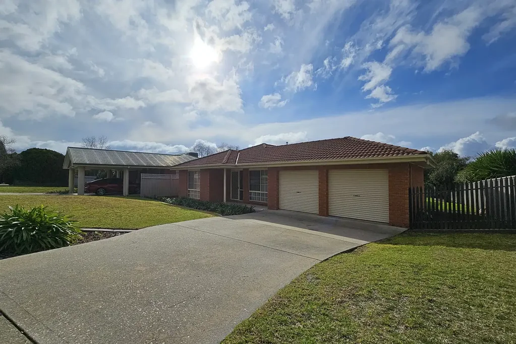 Stylishly Renovated 3-Bedroom Home – Move-In Ready!