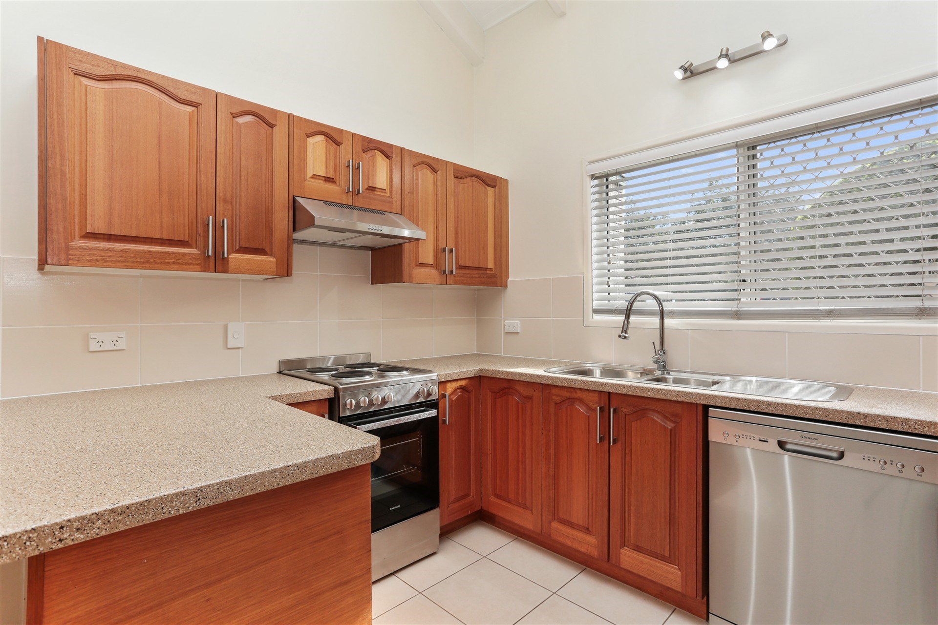 UNIT 8 6 KAIJA ST, MOUNT GRAVATT EAST QLD 4122, 0 침실, 0 욕실, Townhouse