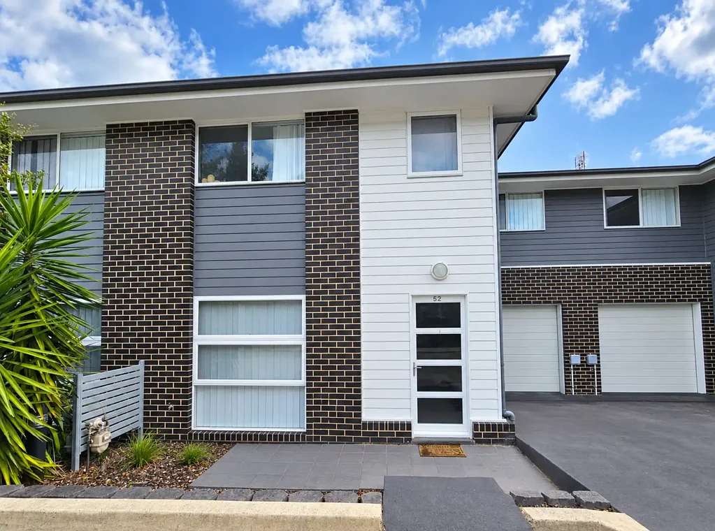 MODERN TOWNHOUSE