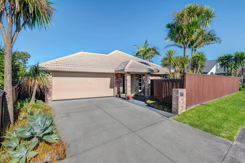 24 Suncrest Drive, West Harbour, Waitakere City, Auckland