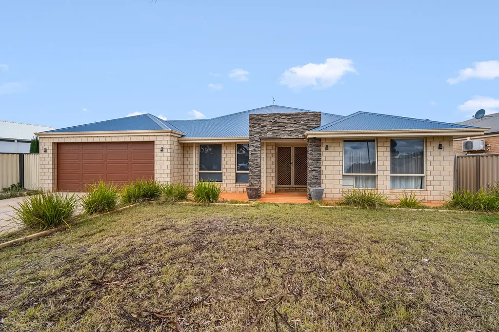 8 Pira Avenue, Karlkurla, WA 6430