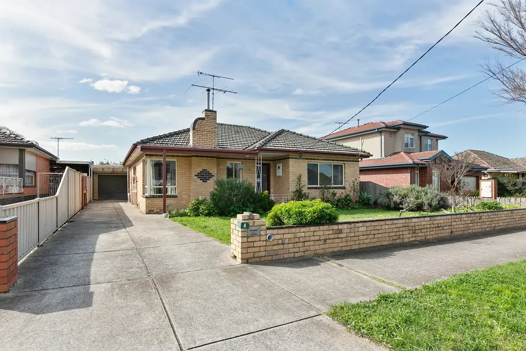 Thomastown 3 Slaapkamer An Original Beauty With 860sqm Of Development Potential