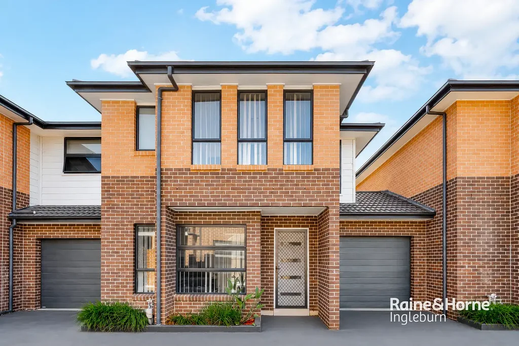 Ingleburn 3 Bedroom Contemporary 3-Bedroom Property| Huge Rumpus | Boutique Complex
