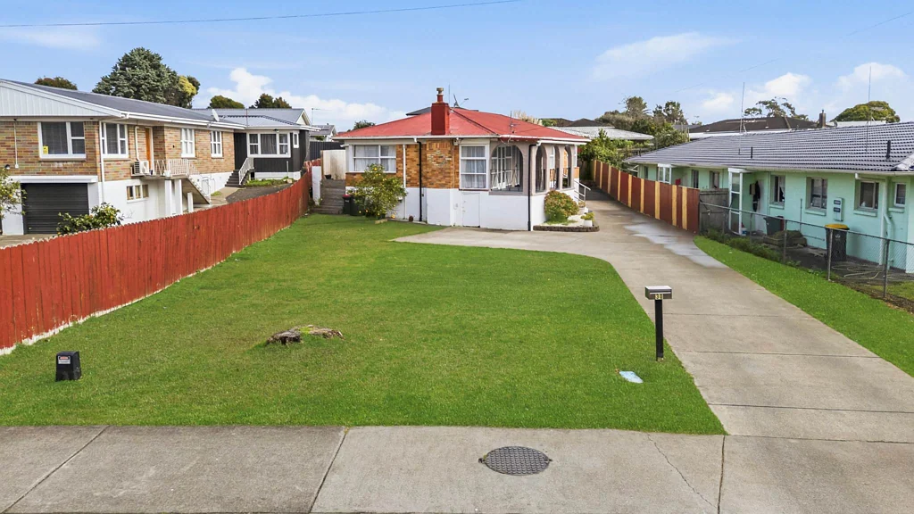 Manurewa 3房 开发/投资皆宜！黄金地段+巨大潜力，865㎡永久产权地块+MHS分区，拥有临街优势，步行即至学校！ Develop, Invest, Prime Location, Great potential