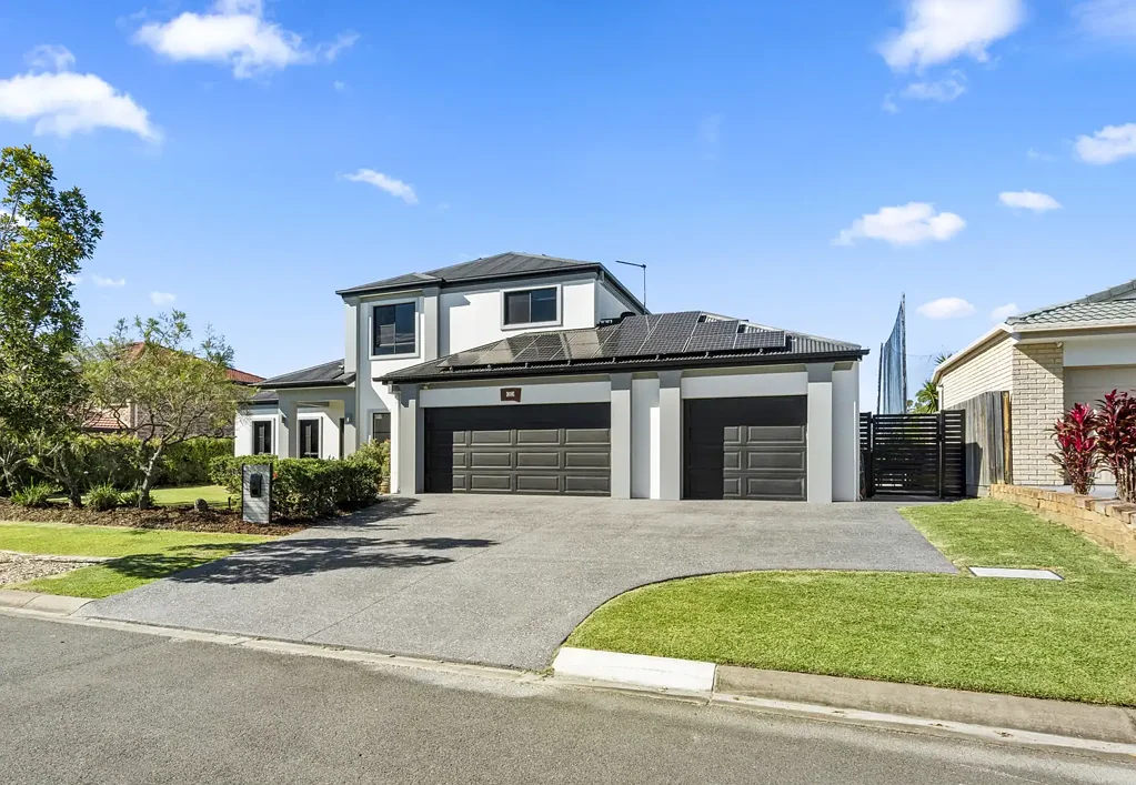 Windaroo 5침실 Augusta Green Luxury Location with 25m Golf Course Frontage in Windaroo...