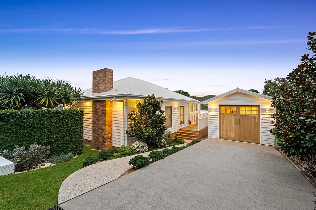 10 Noorong Avenue, Forresters Beach, NSW 2260