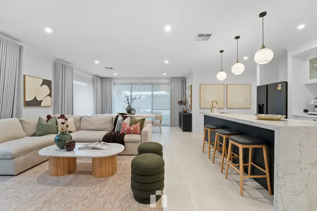 Treeby 4Zimmer A Rare Webb & Brown Neaves Statement Home in the Heart of Treeby