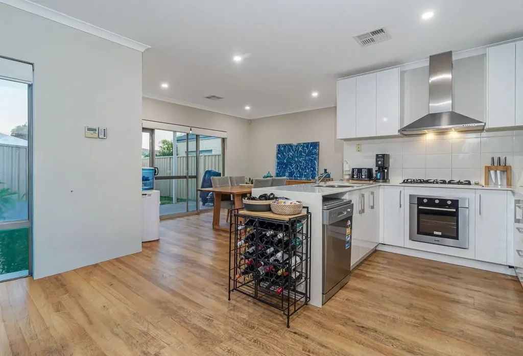 STUNNING 4x2 FAMILY HOME