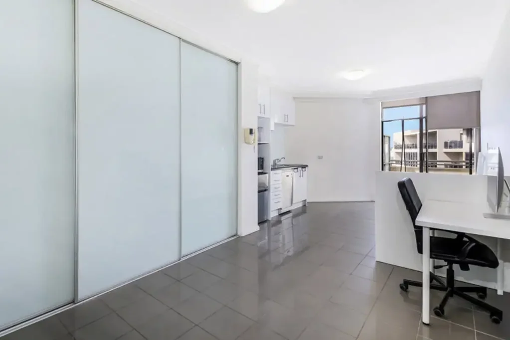 Modern Studio in Waterloo For Lease