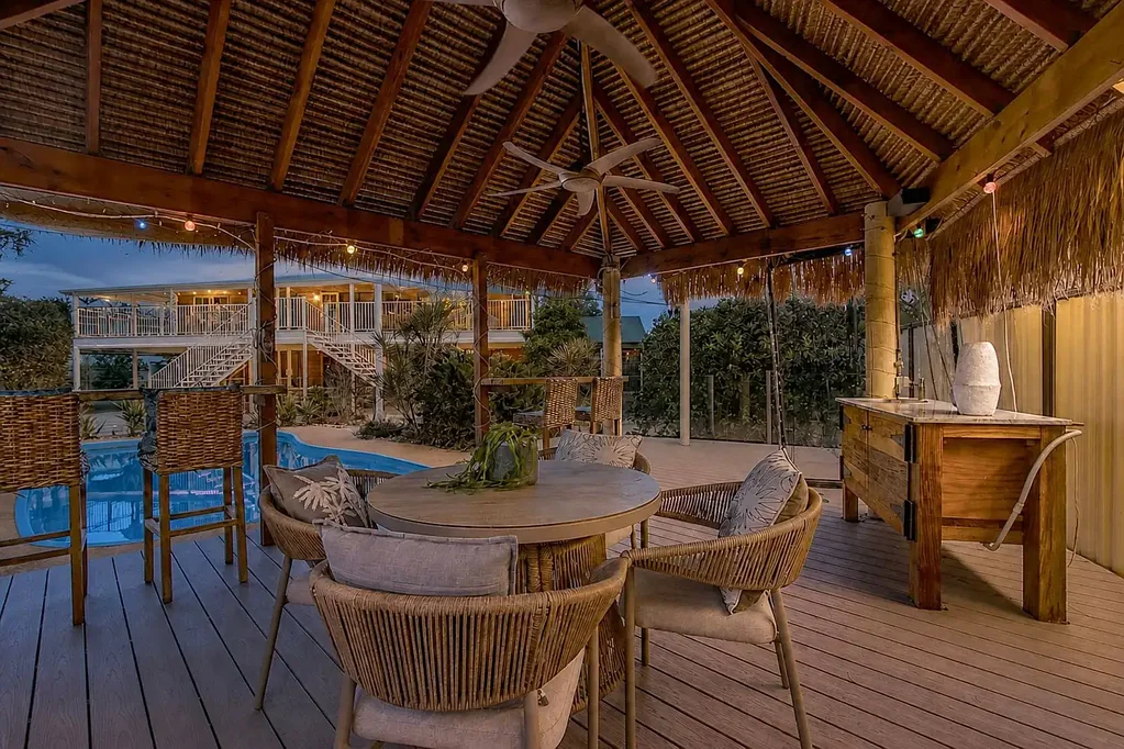 Pallarenda 5chambre The Complete Beachside Package - Move in Ready