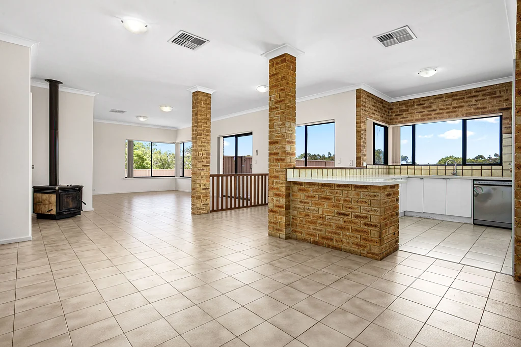 2 Masefield Avenue, North Lake, WA 6163