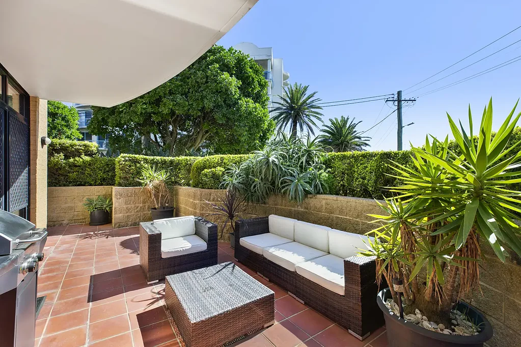 The Entrance 2房  Coastal Living at Its Best - Stylish & Low-Maintenance Unit in Prime Location