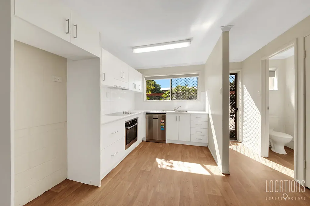 NEAT 2-BEDROOM UNIT IN CONVENIENT LOCATION