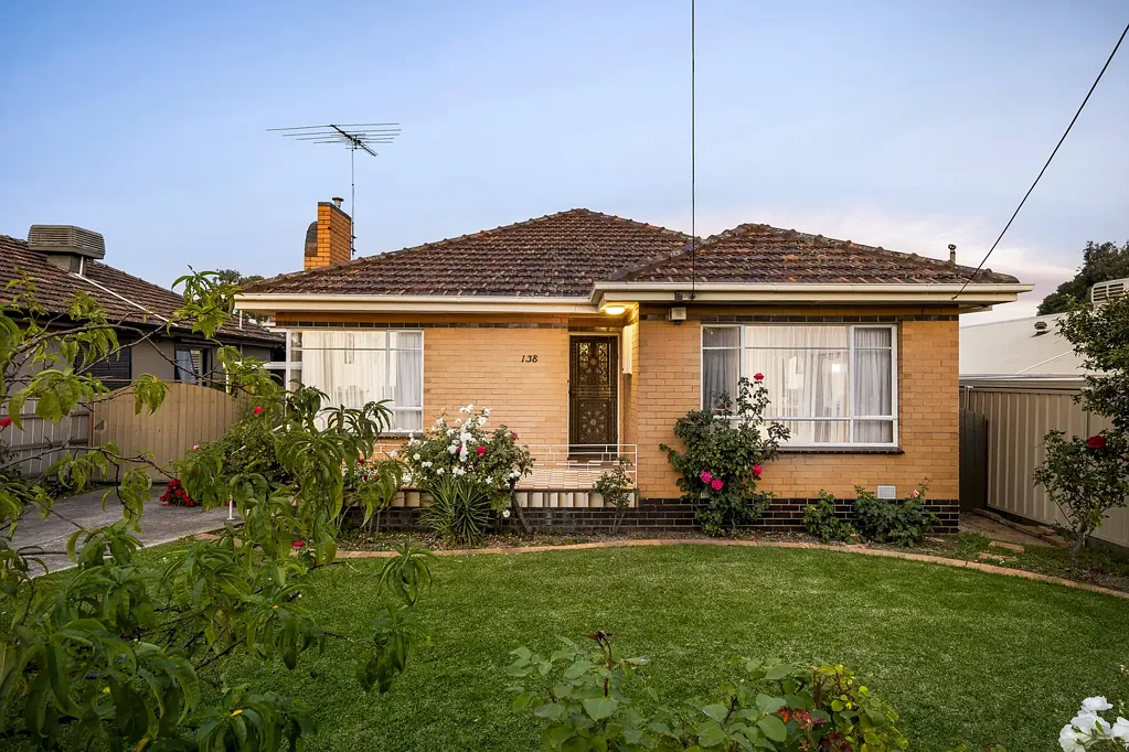 Fawkner 3ਬੈੱਡਰੂਮ Cherished Family Home Held For Generations