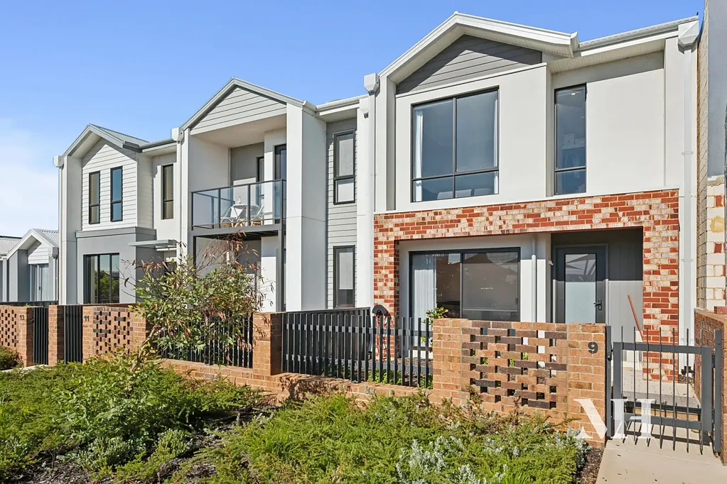 Treeby 3房  Modern Living Opposite the Park - Comfort, Style & Convenience