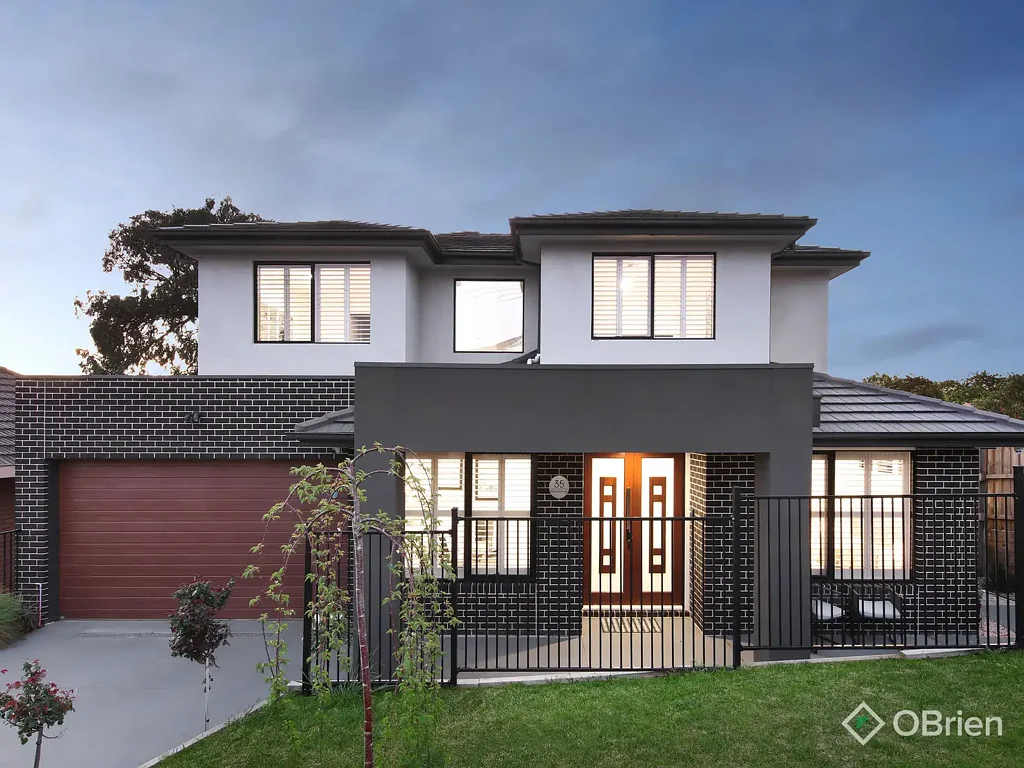 Mount Waverley 4Kwarto Grand Family Design on a Great Private Corner Block