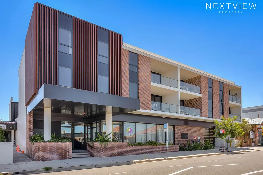 FULLY FURNISHED - EXECUTIVE LIVING AT ACOYA RESIDENCES MEREWETHER