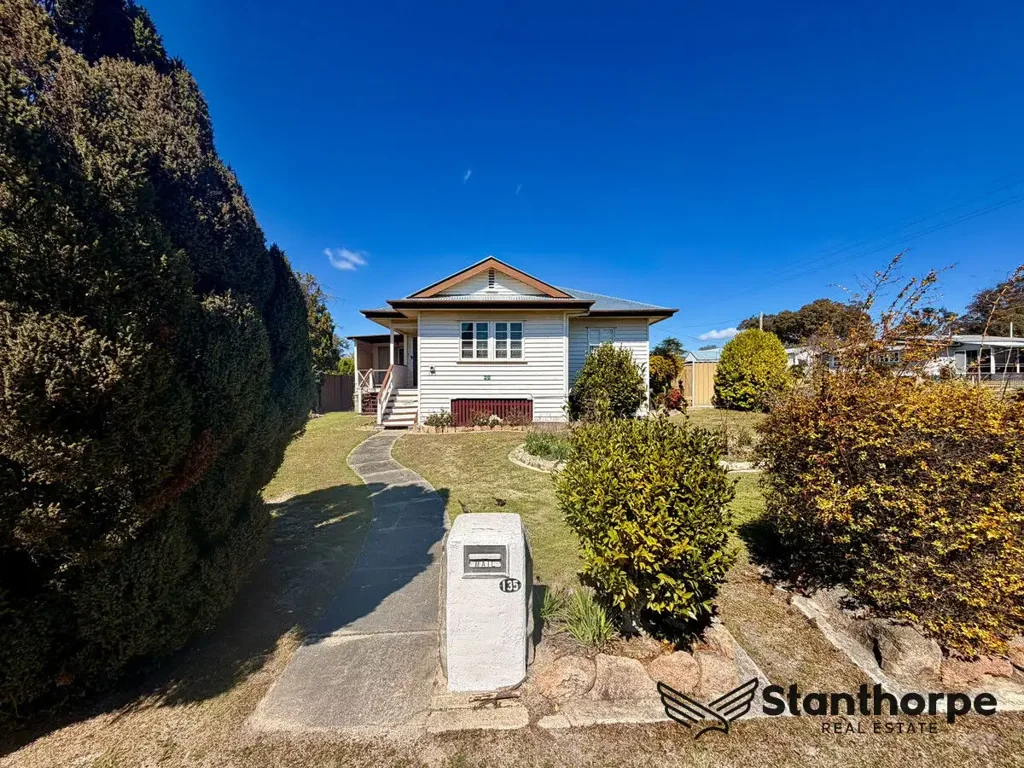 Stanthorpe 3房  Charming Character Home Full of Space & Flow – Offers Over $530,000
