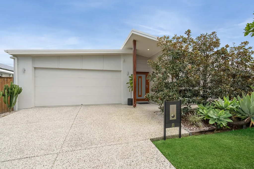 Palmview 4房  Four bedroom home with luxury bathrooms and kitchen! - REF: 4394