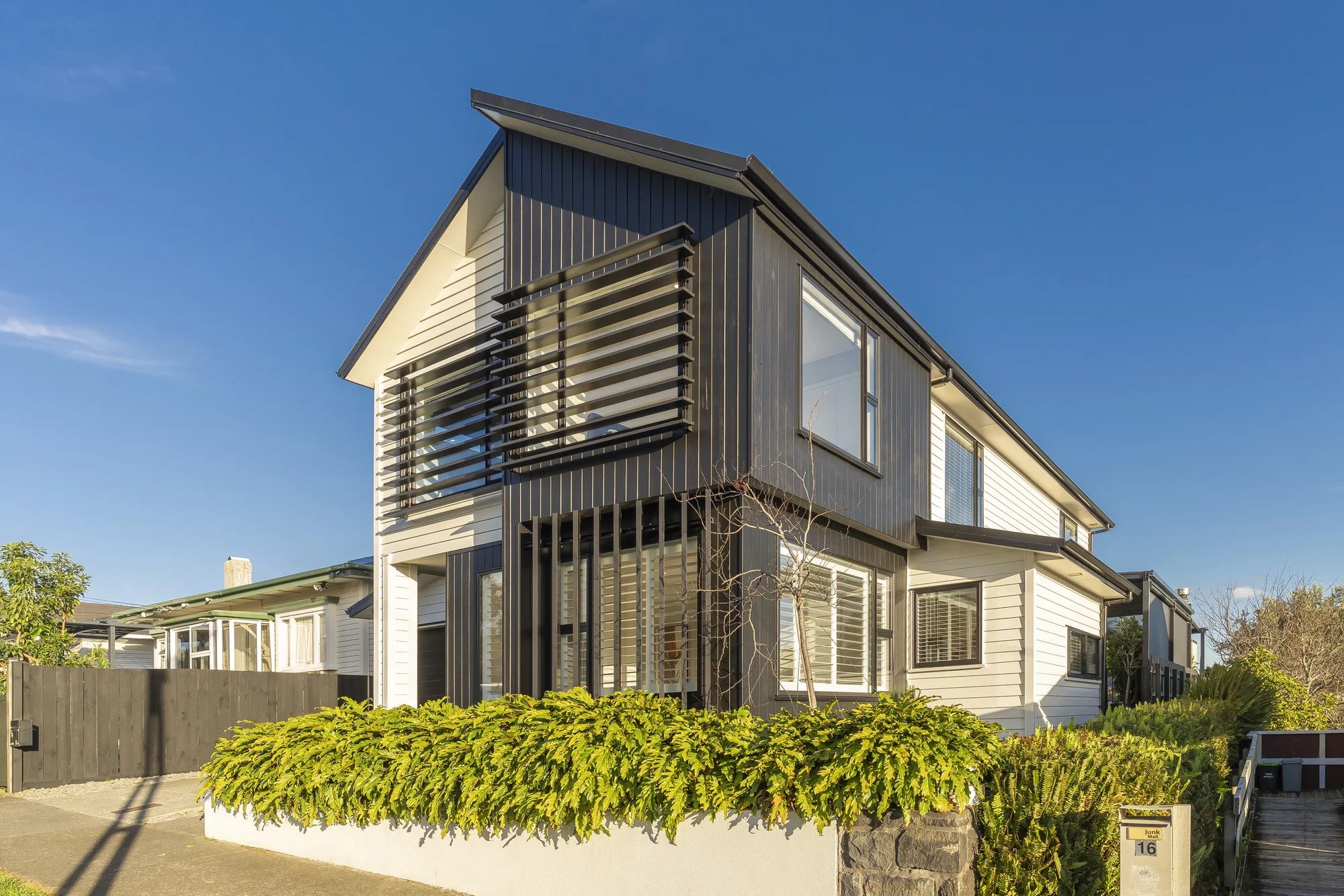 Mount Eden 4 Bedroom The Adventure Of A Lifetime!