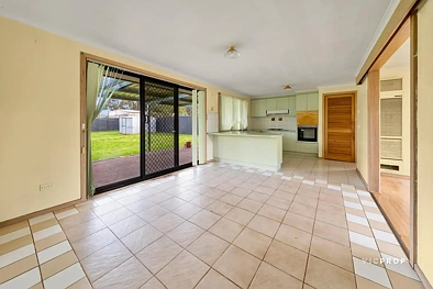 2 Morrow Street, Melton West, VIC 3337, 3 slaapkamers, 2 badkamers, House
