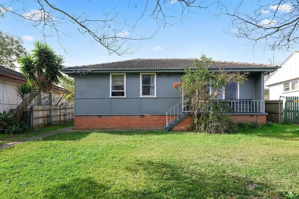 Raymond Terrace 3房  SECURE TENANCY + DUAL OCCUPANCY POTENTIAL!