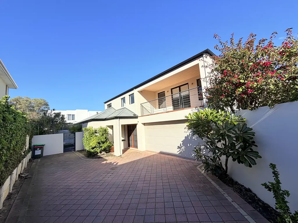 Fully Furnished Spacious Family Home in South Karrinyup