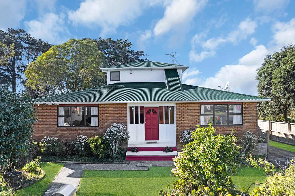 Otahuhu 5 Slaapkamer Rare Position & Privacy - Endless Potential
