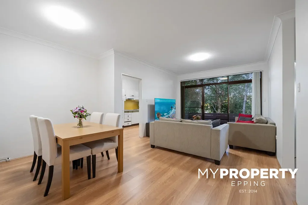 HIGHLY CONVENIENT GARDEN APARTMENT IN BLUE RIBBON COMPLEX