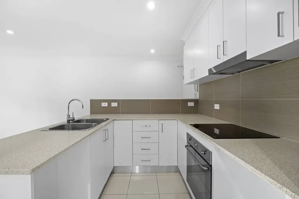 Modern One Bedroom Apartment In Prime Dickson Location