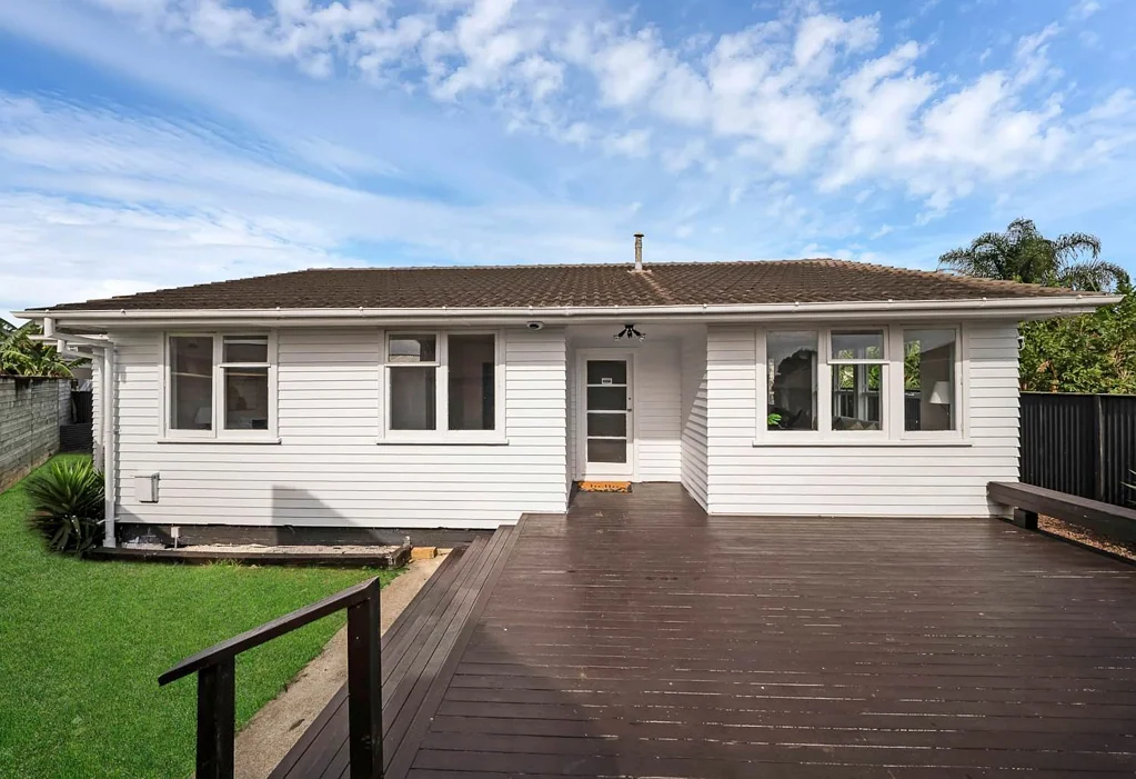 Sunny, Renovated Family Home with Great Entert...