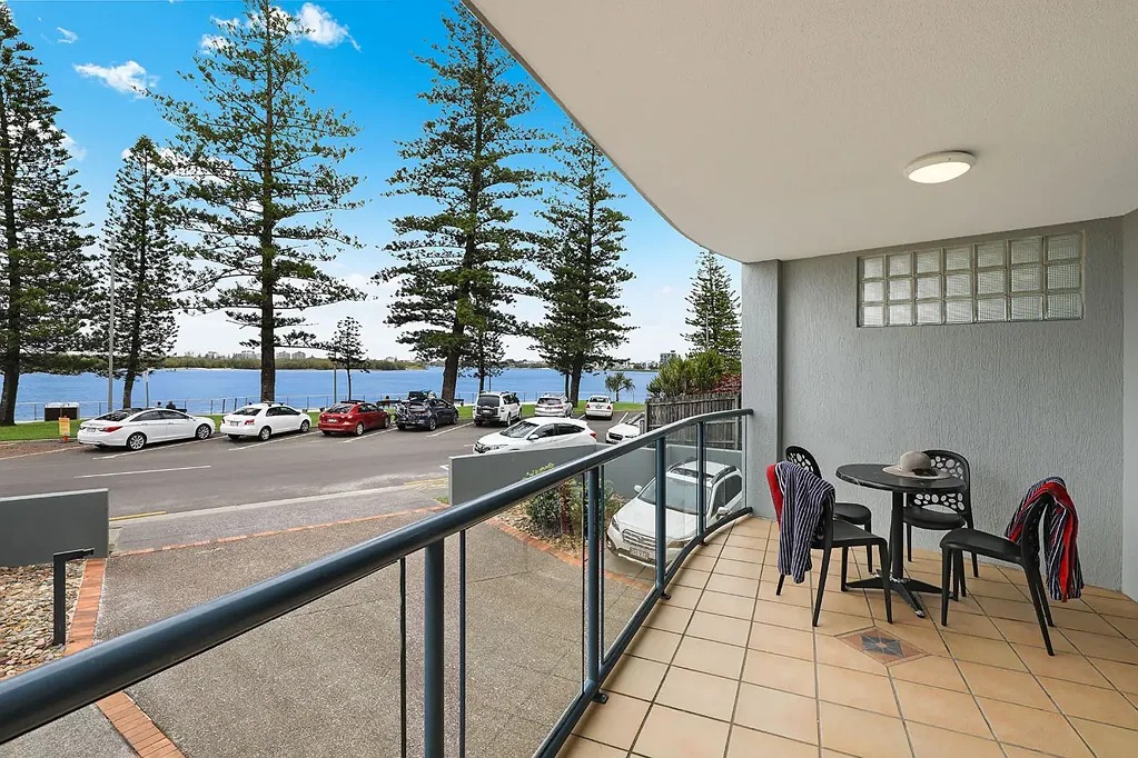 Caloundra 2ਬੈੱਡਰੂਮ CENTRAL BEACH FRONT LOCATION