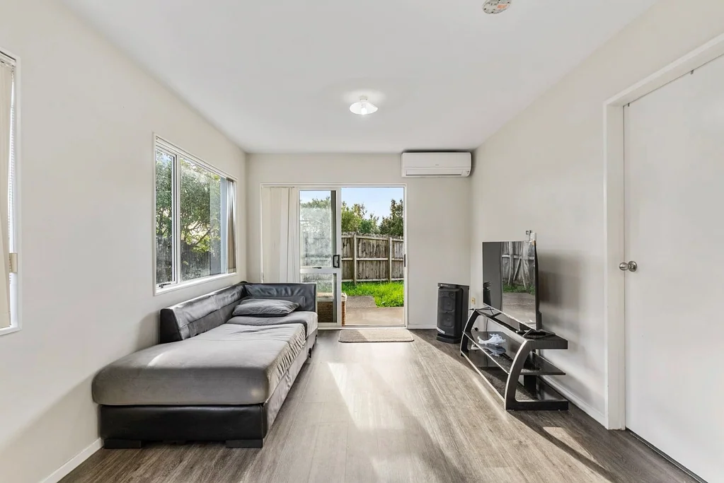 2 bedroom downstairs apartment