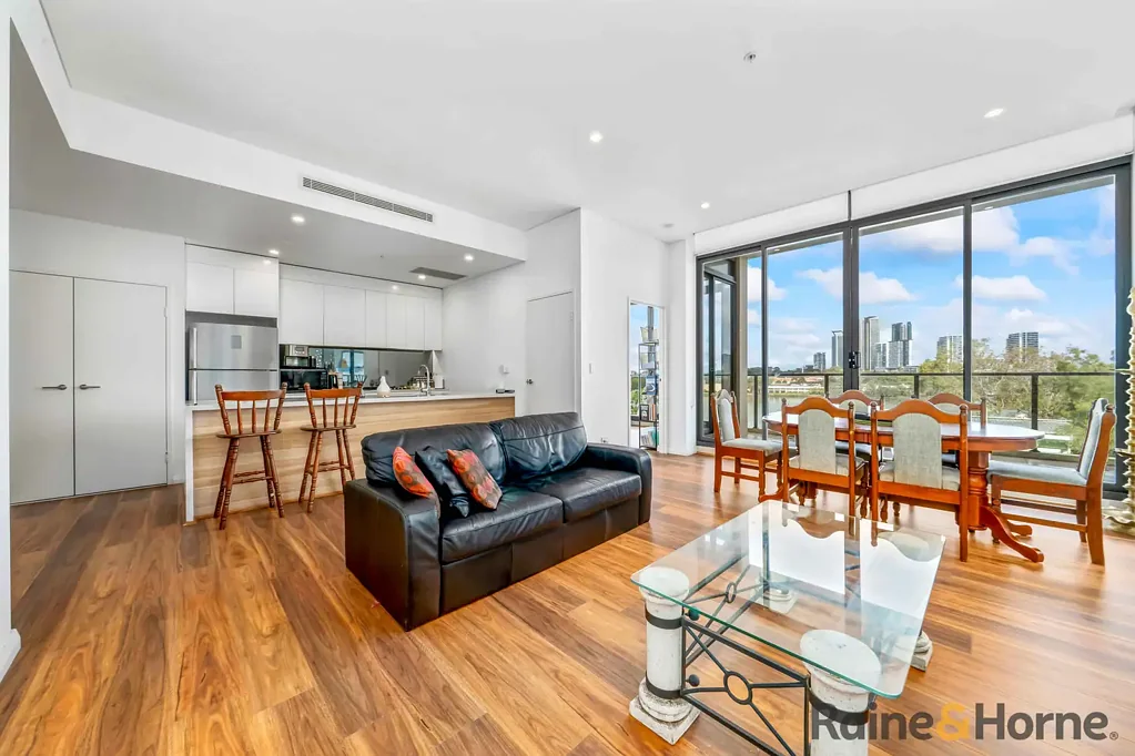 Ryde 3 Bedroom Stunning Waterfront Residence | 3.1m High Ceilings | Corner Apartment with Uninterrupted River Views