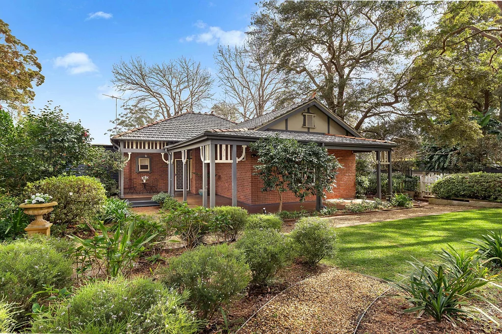 Wahroonga 4房 单层 Federation 风格优雅住宅的全新演绎 Single level Federation elegance reimagined