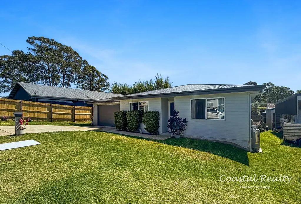 Coomba Park 3침실 Modern family home - ideal investment