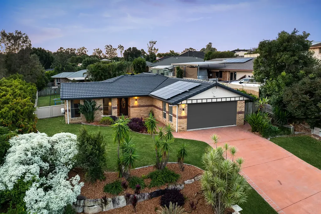 2 Cassowary Court, Flinders View, QLD 4305