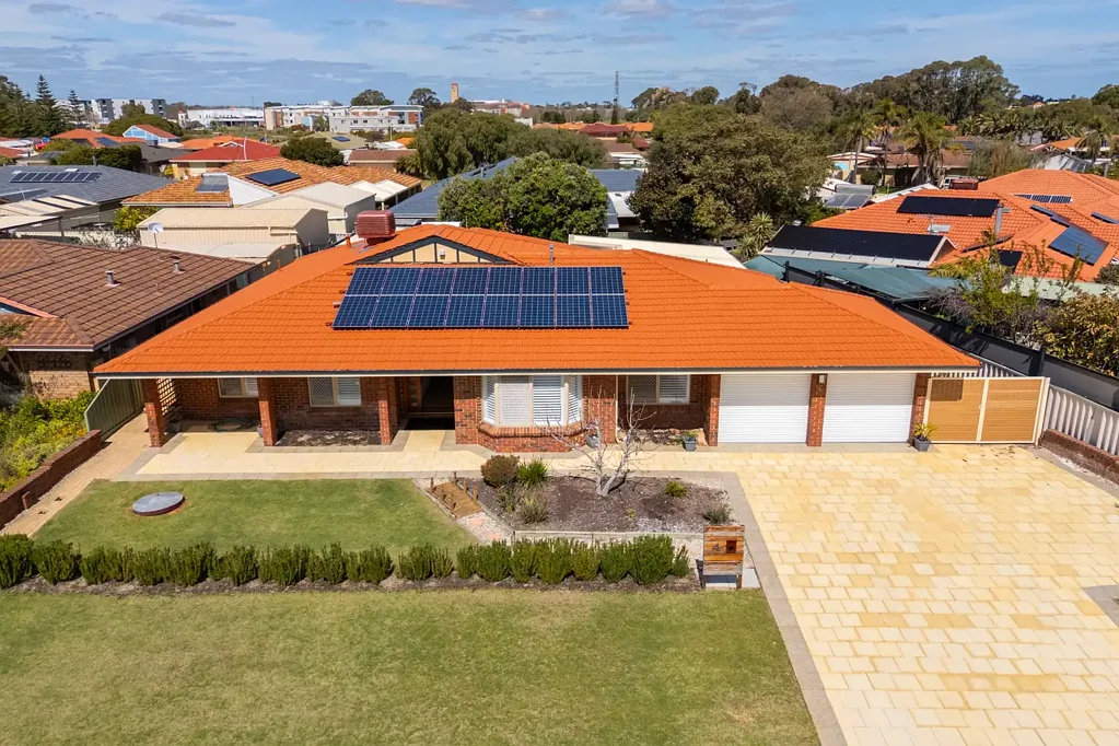 4 Blee Court, Rockingham, WA 6168