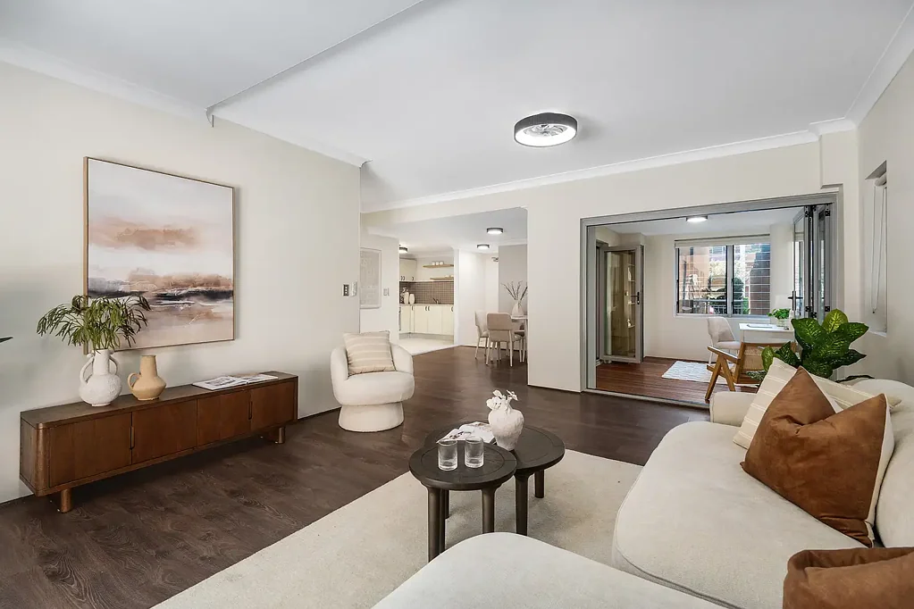A Spacious & Private Courtyard Apartment with House Like Feel