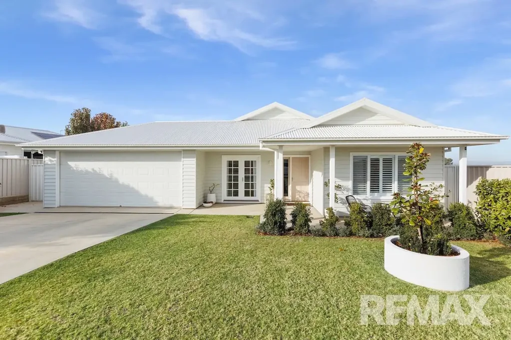 31 Turramia Crescent, Gobbagombalin, NSW 2650