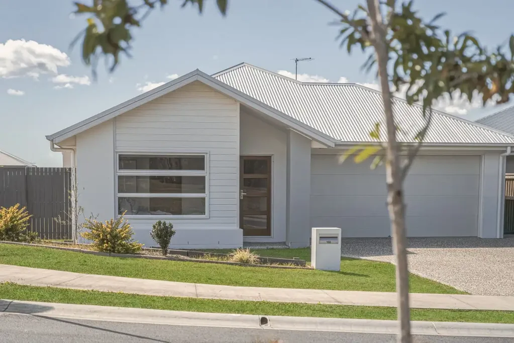 Burpengary East 4 Slaapkamer THE OFFER: Space. Style. Convenience.