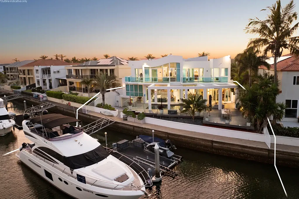 Paradise Point 5 Slaapkamer Best Buy-North East Facing to Water-Over 30mts Keyline-Huge 1007m2 Block