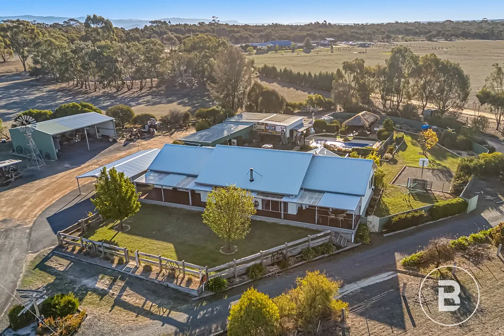 Stawell 5Kwarto Rare Lifestyle Property on Pipe Track Road, Stawell – Space, Serenity & Style