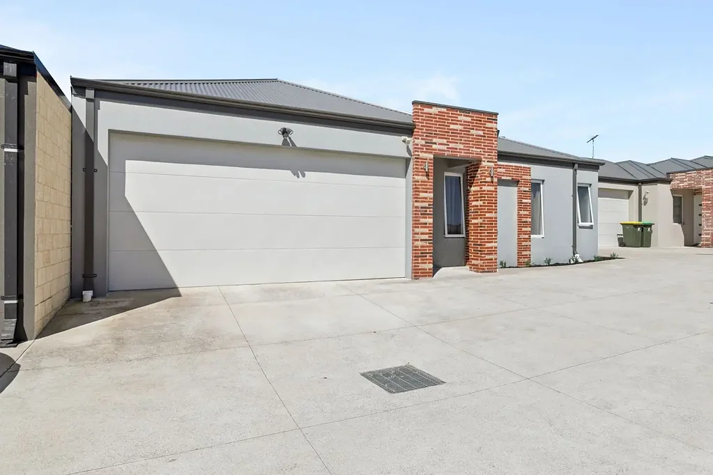 Nollamara 3ਬੈੱਡਰੂਮ 5 Years Young and Strata Free - This 3 Bedroom x 2 Bathroom Home Won't Last!