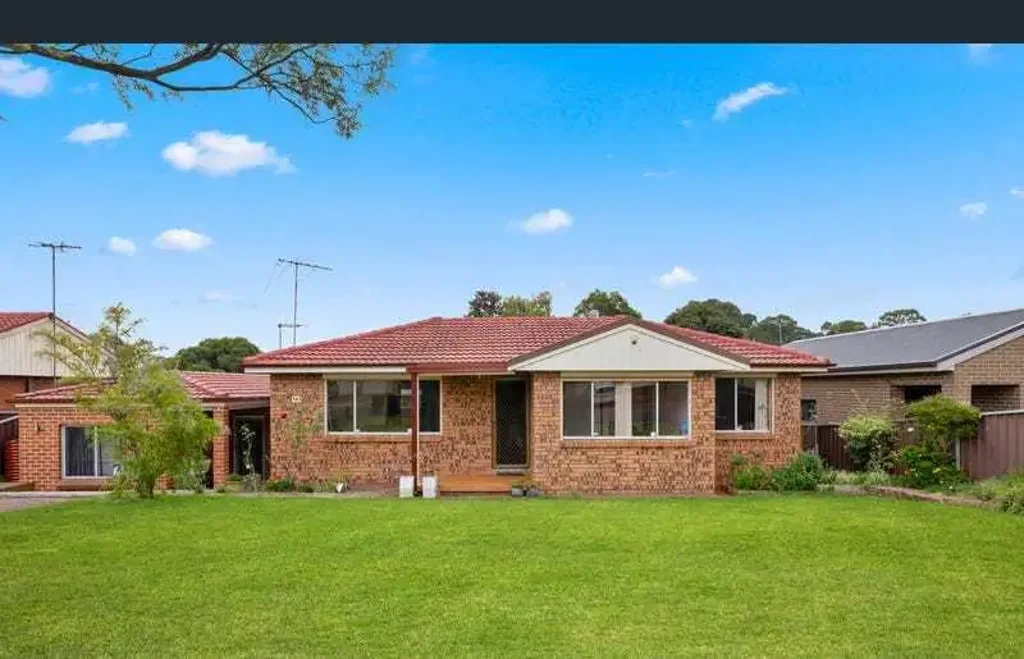 Three Bedroom Family Home Close to All Amenities!