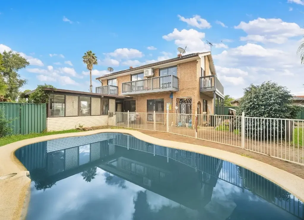 Edensor Park 6 Bedroom Spacious 6‑Bedroom Family Home on 782sqm with Pool and Parking for 4