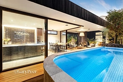 8 Hawsleigh Avenue, St Kilda East